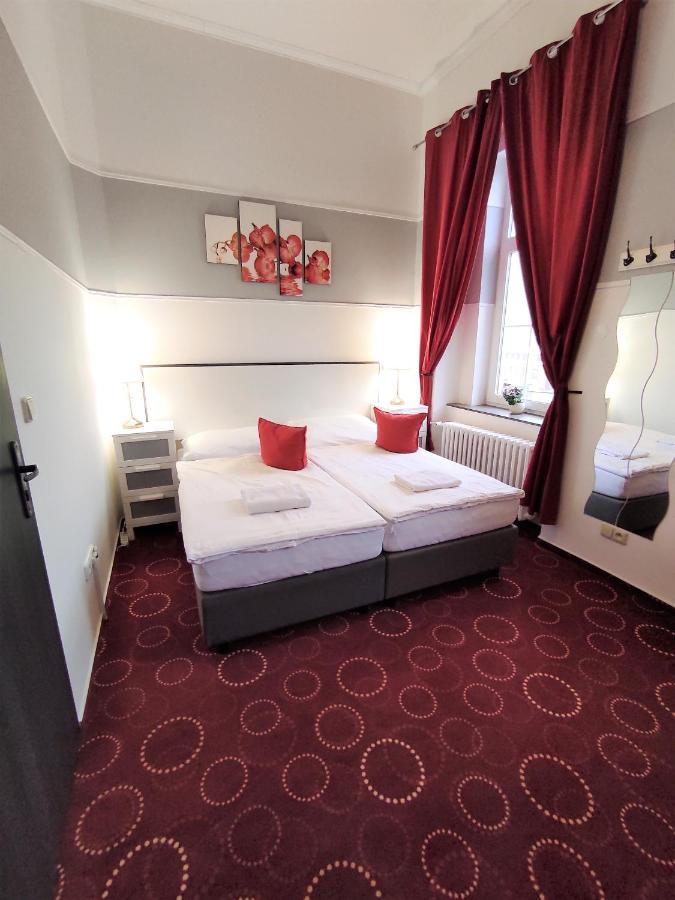 Sherwood Hotel Vojkovice Nad Ohri Bagian luar foto