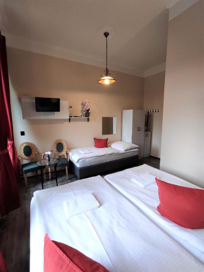 Sherwood Hotel Vojkovice Nad Ohri Bagian luar foto