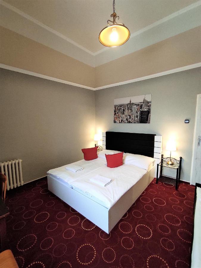 Sherwood Hotel Vojkovice Nad Ohri Bagian luar foto