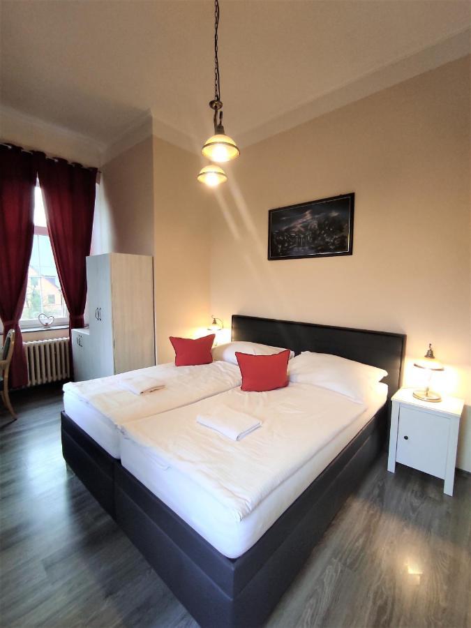 Sherwood Hotel Vojkovice Nad Ohri Bagian luar foto