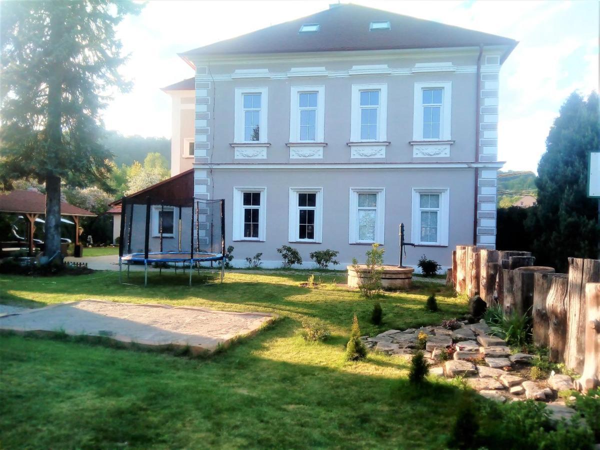 Sherwood Hotel Vojkovice Nad Ohri Bagian luar foto
